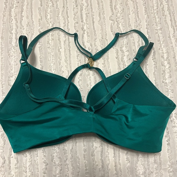 Like new green front closure VS push up bra - Picture 2 of 4